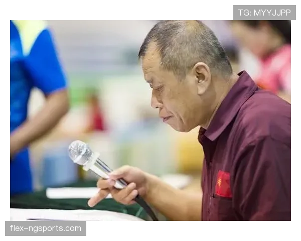 门线判定规则详解:裁判如何准确判断球是否完全越过球门线 门线判定规则详解:裁判如何准确判断球是否完全越过球门线